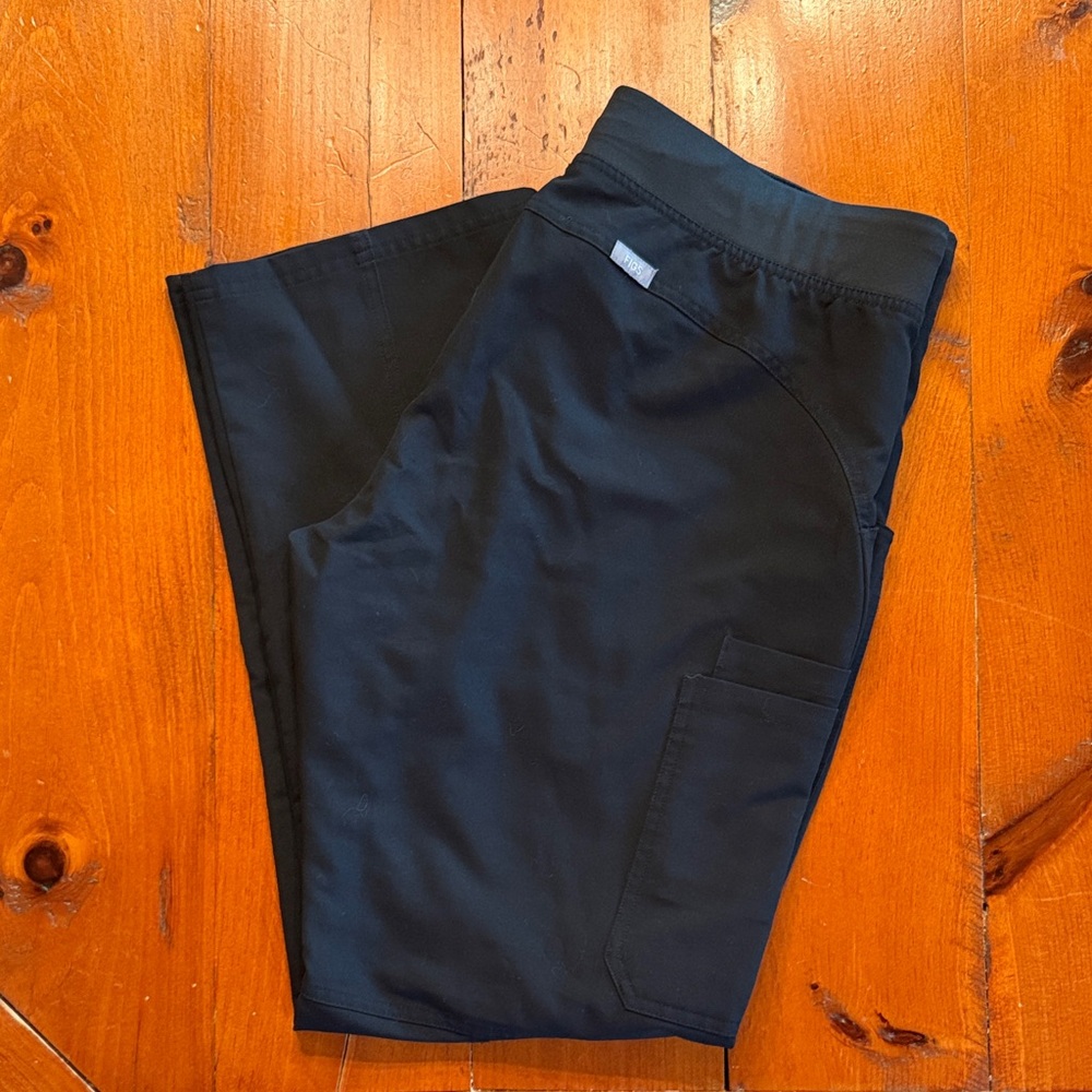 Figs Kade. size large/regular.